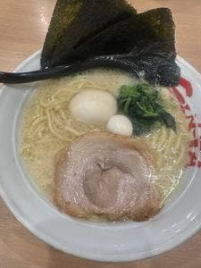 横浜家系ラーメン 吟家 船橋駅前店