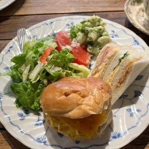 紅茶専門喫茶+ギャラリー りんごや