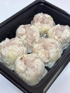 吊るし焼豚とシウマイ 彦根工房