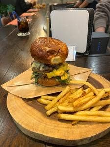 BOMBER BURGER