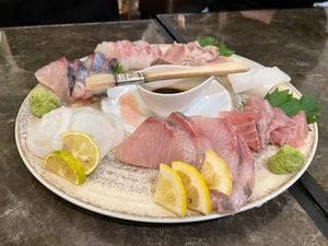 新鮮魚と全国の旨い酒が楽しめるモダン酒場 KANPAI