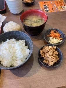 感動の肉と米 三重大前店