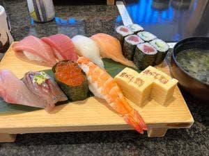 沼津魚がし鮨 流れ鮨 御殿場店
