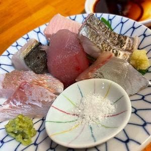 魚屋あたり