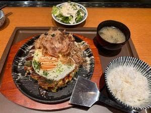 鉄板酒場 エイト