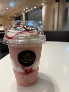 GODIVA café Minatomirai