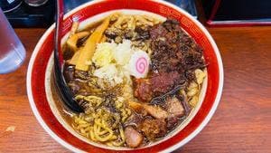 モンナカブラックラーメン 千変万化