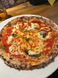 オステリアドンナルイーザ