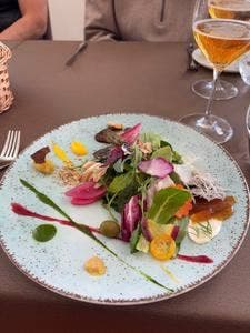 H×M a Table