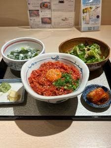 牛刺しと焼肉 仔虎 クリスロード店