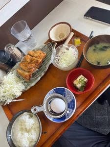 とり安食堂