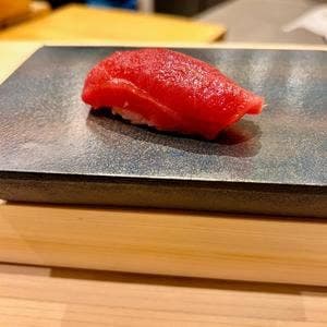 すしさとる