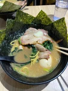 横濱家系ラーメン 海老名家
