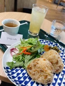 9 trip cafe