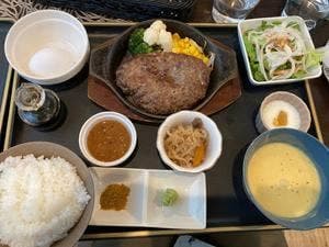 ハンバーグ&ダイニング cloche