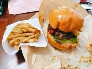 MARY BURGER 都立家政店