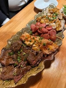 肉好きの酒場 ます屋 新宿東口店