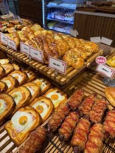 THE BAKERY 18 宮崎駅店