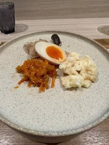 O's. Dining kitchen