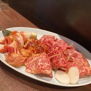 炭火焼肉 久