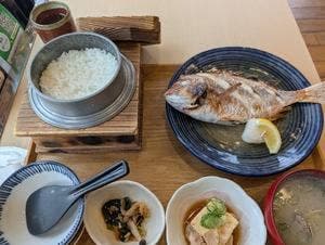 炊きたてごはん食堂 こめやさかなや フレスポジャングルパーク店