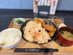 マコズ キッチン＋カフェ