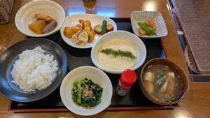ごはんや麦