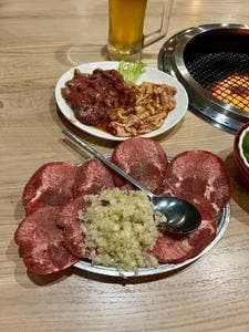 焼肉ホドリ栄町支店