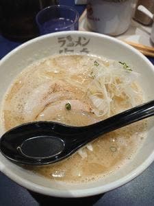 ラーメン海鳴 天神店