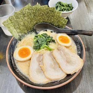濃厚とんこつ 金沢家 八景店