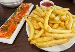 立ち飲み食堂ウルトラスズキ