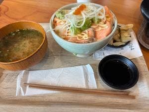 海鮮丼とと丸