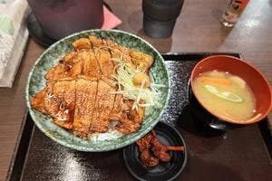 豚丼 小豚家