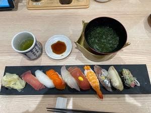 廻転寿司まぐろ問屋 新横浜ぐるめストリート店