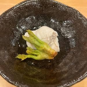 貴山