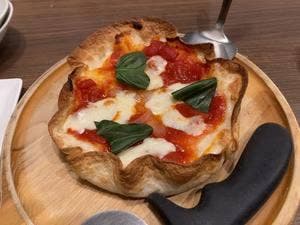 チーズと生はちみつ BeNe NU chayamachi