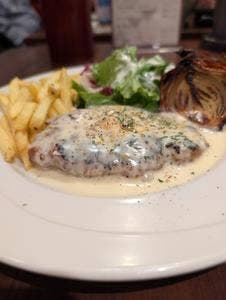 ワイン食堂 旅する子ブタ