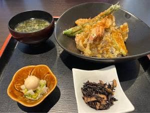 わらべ菜魚洞
