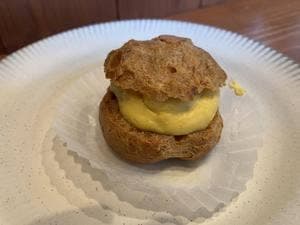 cafe & patisserie jaune