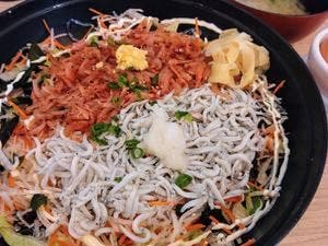しらす問屋 とびっちょ 江の島弁財天仲見世通り店