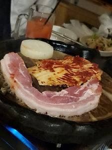 韓国料理豚ブザ 新宿店
