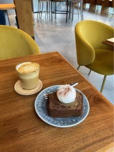 Tomt cafe bistro bar