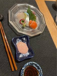 小皿料理と蕎麦すする