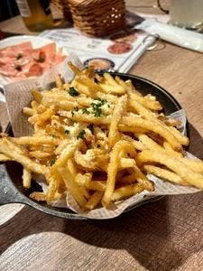 ラッツダイニング 新宿西口ハルク店