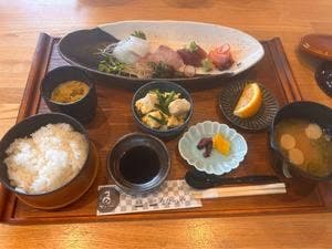 魚屋+台所 ななつや