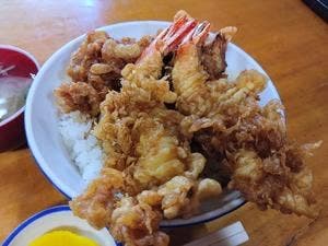 八ツ手屋