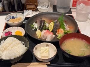 炉ばた焼 八閣