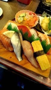 回転寿司 すし官太 玉津店