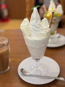 ミルク&パフェ よつ葉ホワイトコージ 札幌ステラプレイス店​