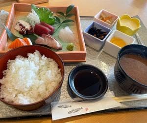 信長水産 いけす本店
